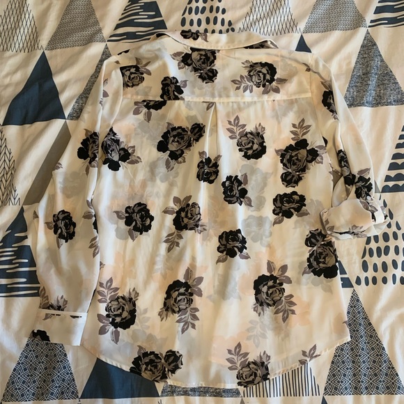 Candies Floral Blouse - Picture 5 of 7